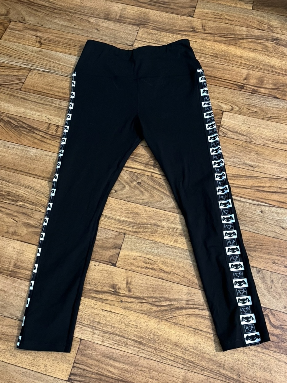 Puscifer Queen B Black Graphic Leggings XL NWOT